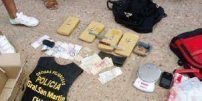Una pareja de El Colorado fue detenida al intentar pasar Marihuana