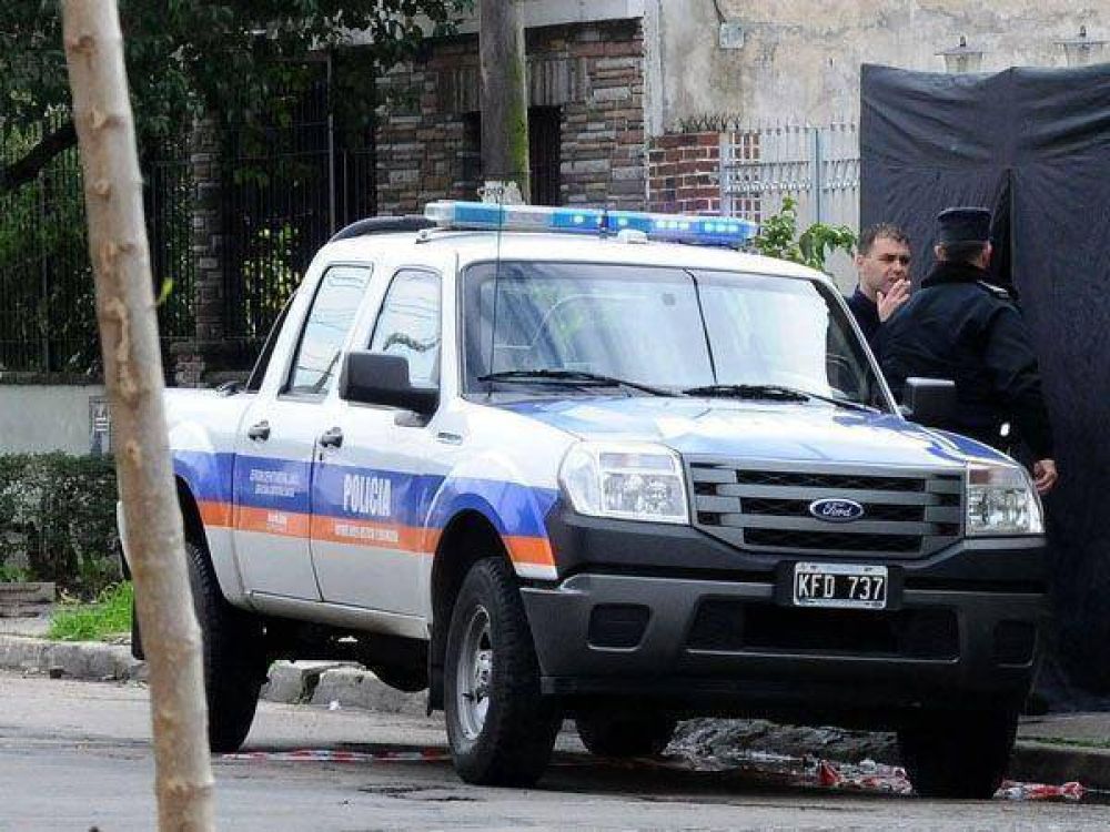 Apartan a polic�as por fuga de 10 detenidos