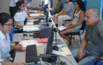 Hay r�cord de demanda en el registro civil y todav�a falta que unos 80.000 chaque�os se pasen al DNI tarjeta