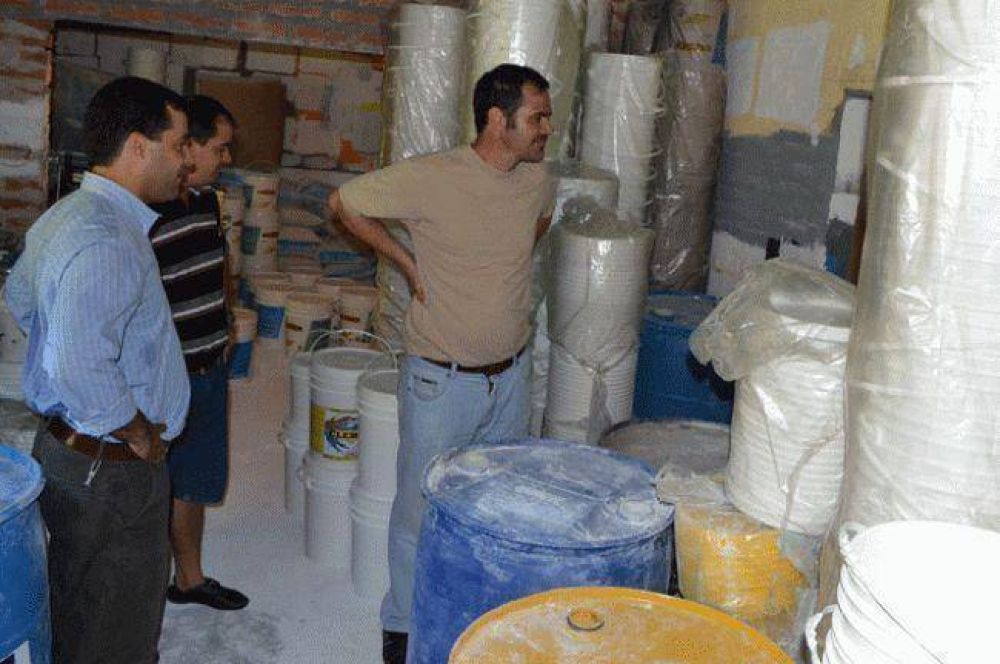 F�brica de pinturas incrementa producci�n y puestos de trabajo