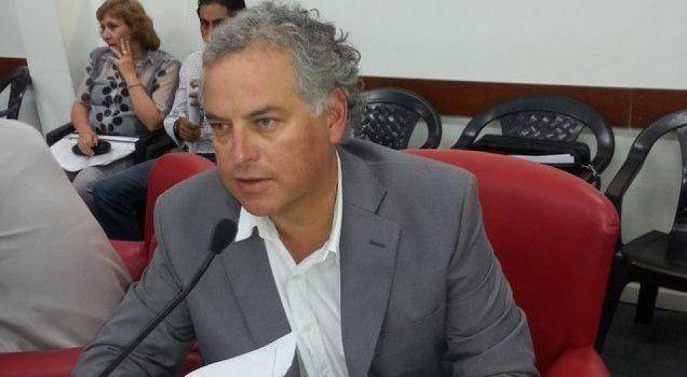 Dom�nguez pide que se aplique la Ley de reclamos online