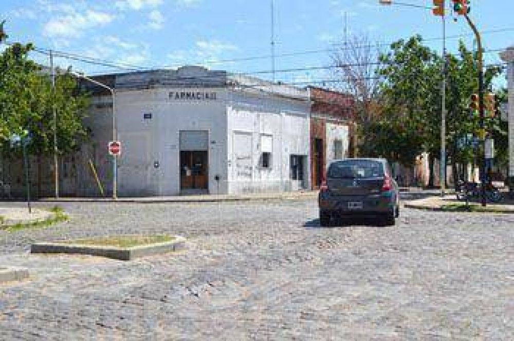 El empedrado de calles Sarmiento y Espa�a, punto de constantes reclamos