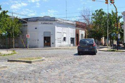 El empedrado de calles Sarmiento y Espa�a, punto de constantes reclamos