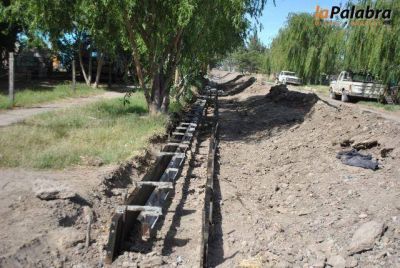 Ejecuci�n de Cord�n Cuneta en Villalonga