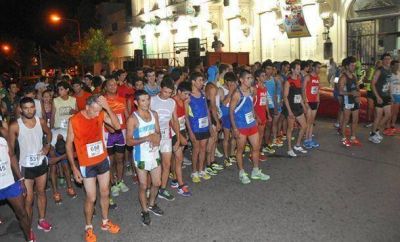 Se corri� la und�cima Marat�n Nocturna de Pehuaj�