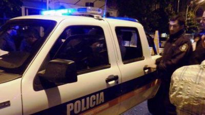 Dos detenidos por pagar con cheques adulterados