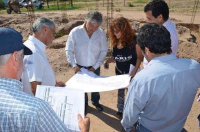 Bosetti anunci� que en julio estar� el edificio del hogar para los adultos mayores
