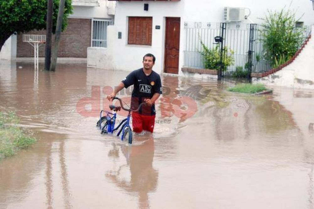 La lluvia ocasion� algunos inconvenientes en los barrios
