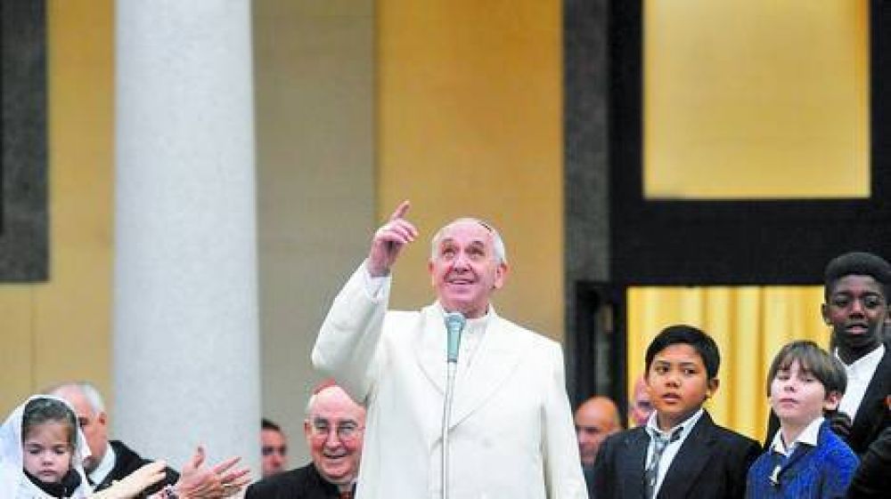 Francisco, duro contra �los mercaderes de carne humana�