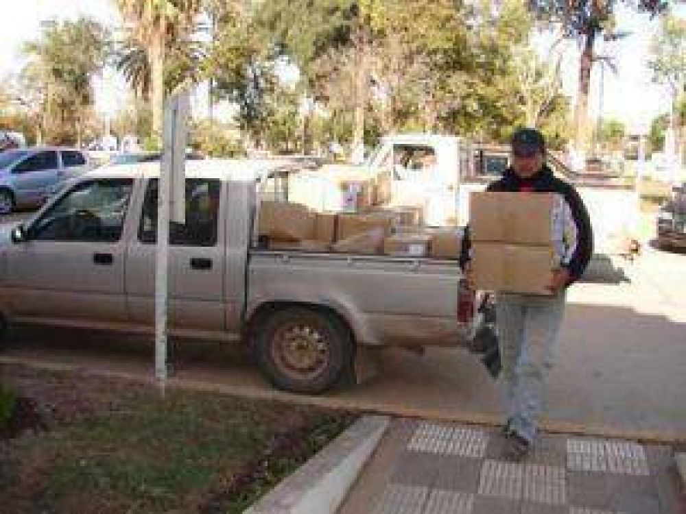 Donan larvicidas para 10 mil dep�sitos de agua en Charata 