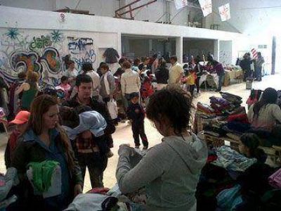 Concurrida �Feria del usado� en barrio Evita