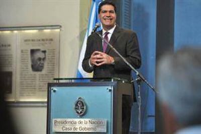 En plena disparada, Jorge Capitanich critica que los diarios informen sobre la cotizaci�n del d�lar blue