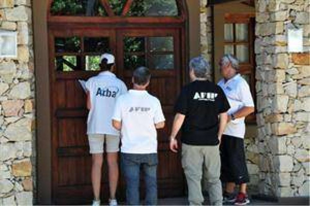 Con fotos satelitales, la AFIP y ARBA buscan en la costa a mansiones no declaradas