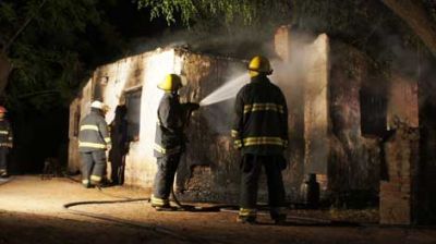Habr�a sido intencional el incendio en una vivienda 