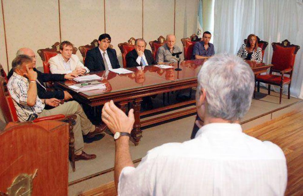 Juicio por el Atuel: integrantes del estudio Badeni se re�nen con la UNLPam y la FuChad