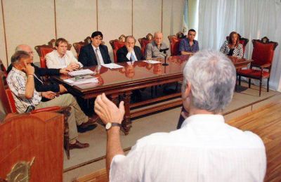 Juicio por el Atuel: integrantes del estudio Badeni se re�nen con la UNLPam y la FuChad