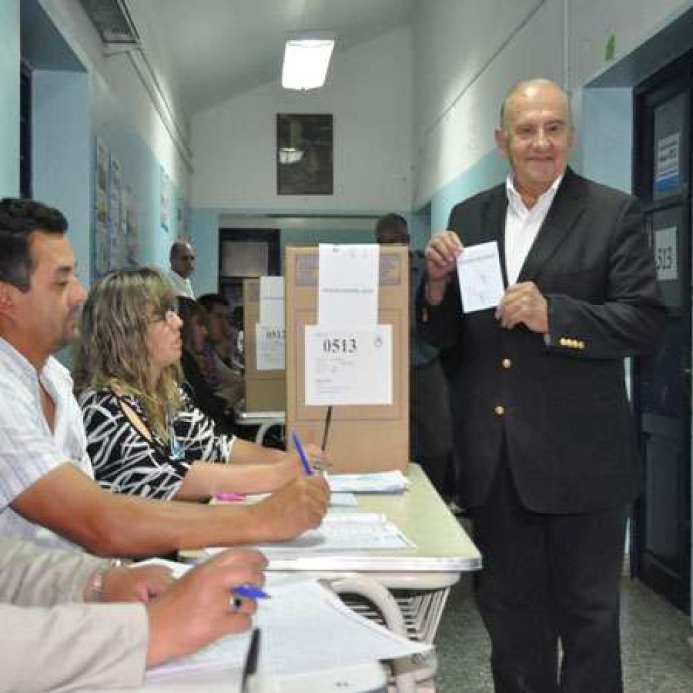 Fonzalida piensa en el sill�n de Beder y ya tiene en mente su vicegobernador