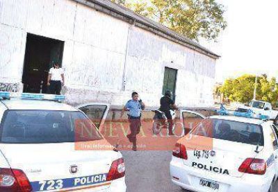 Cay� �la pulga� Collar cuando robaba una vibrocompactadora