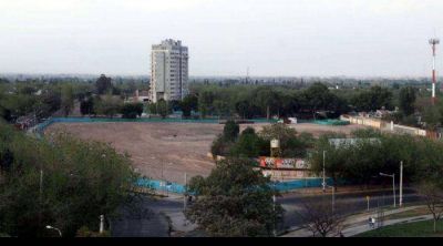 Inician las obras del primer h�per de Coto en Mendoza