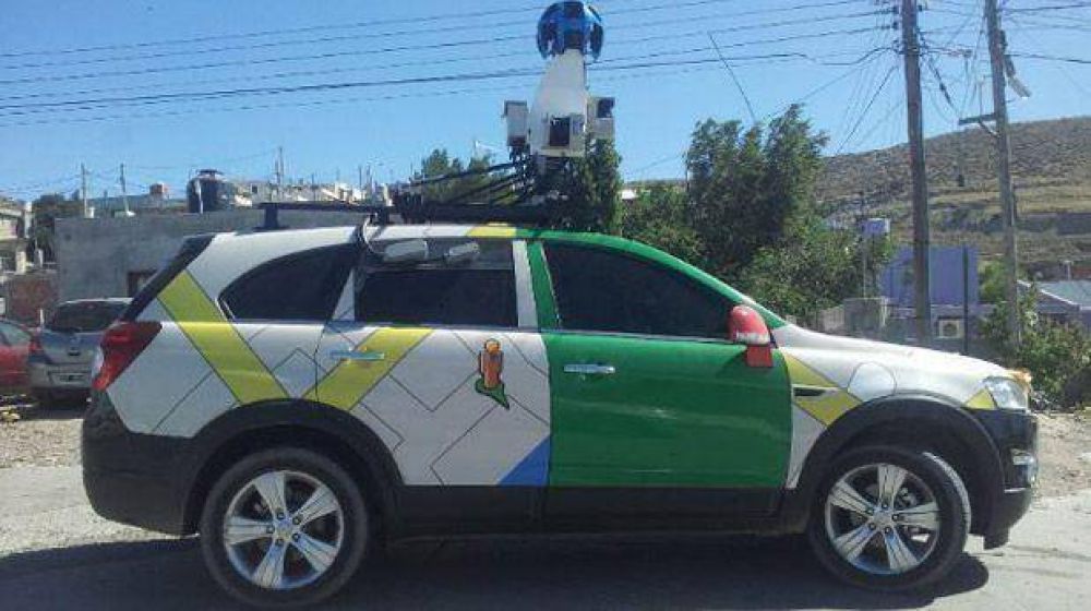 El automvil de Google Street View fotografa calles de Comodoro