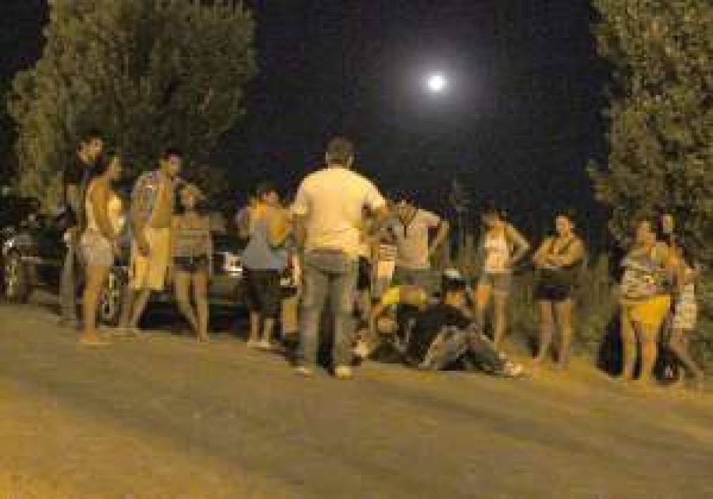 Por jugar, una beba se fue a la calle y muri� bajo un auto