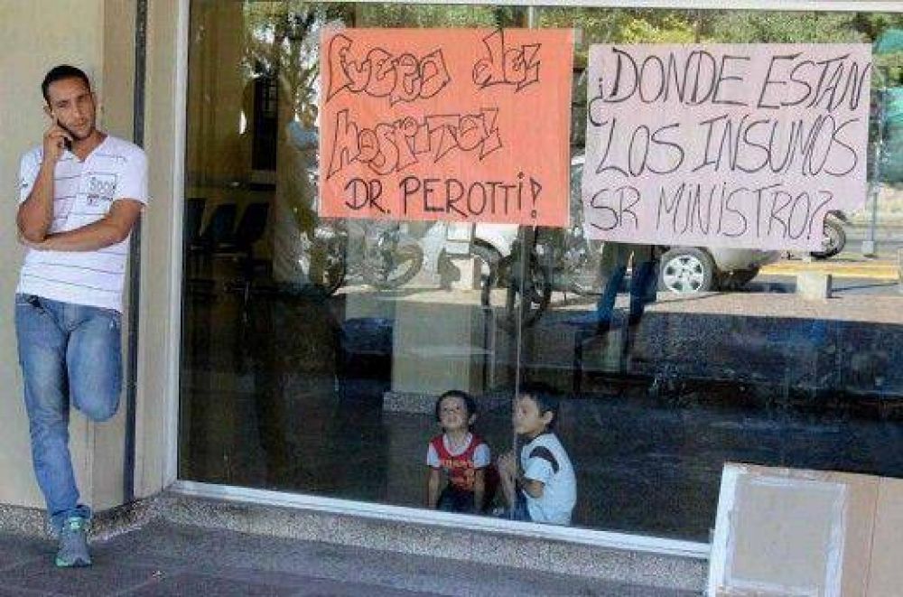 Operar�n hoy a un ni�o que esperaba una pr�tesis �urgente�