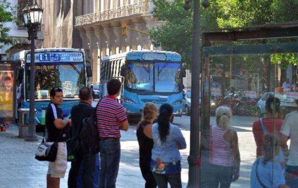 Los choferes de UTA pedir�n adelanto de $ 1.000 en C�rdoba