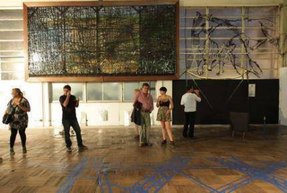 Qued� inaugurado el nuevo espacio de arte en el Hall del Palacio Municipal