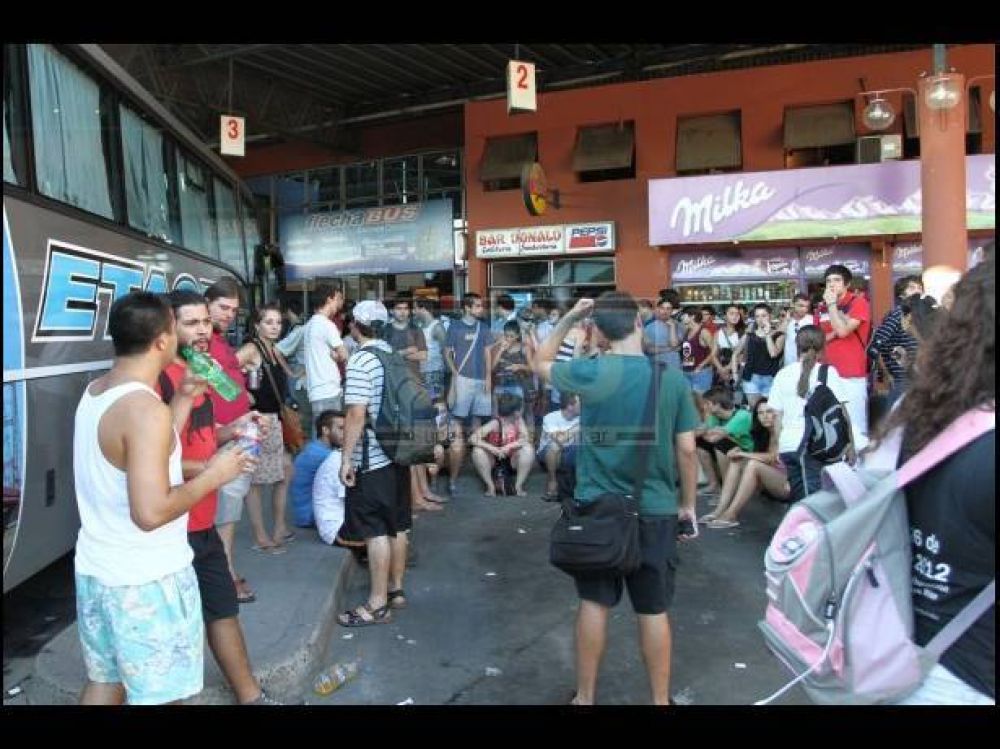 Estudiantes se manifestaron nuevamente contra el aumento de Fluviales y Etacer