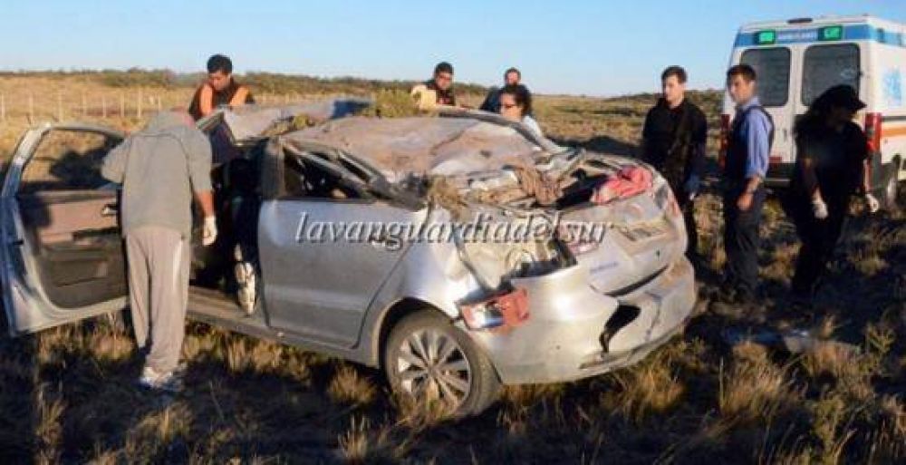 Vuelco en Ruta 3 deja como resultado una familia lesionada