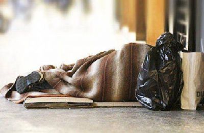 Muere indigente por "desnutrici�n y abandono" en la calle