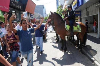 Por un "problema de confianza" los ambulantes piden que el Gobierno firme el contrato de alquiler