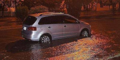 Tornquist: la lluvia torrencial termin� con el fuego en las sierras