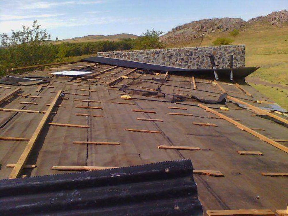 El temporal del s�bado caus� destrozos en el Parador Boca de Las Sierras