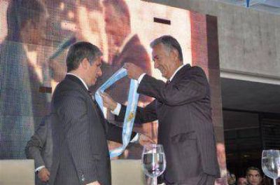 Massa va por la foto con �El Alberto� y Poggi