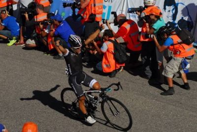 Tour de San Luis: Juli�n Arredondo trep� y gan� la segunda etapa