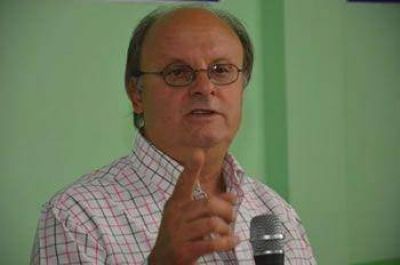 DI PIERRO CARGO CONTRA DAS NEVES, P�REZ CAT�N Y LOS DIPUTADOS DEL MODELO CHUBUT