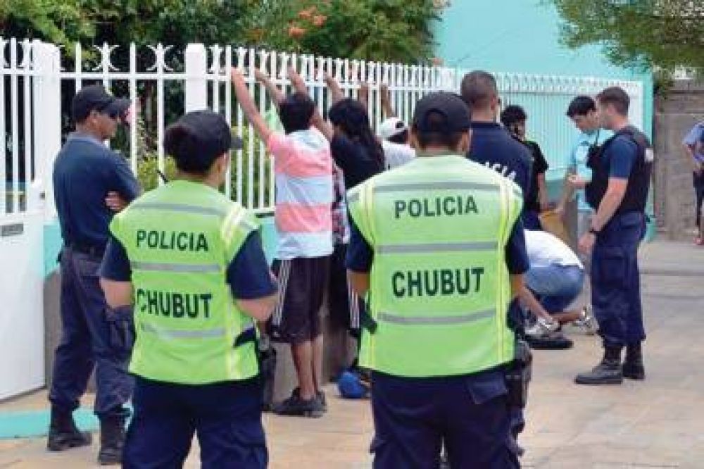 Incautan marihuana, coca�na y detienen a presunto vendedor en pleno centro