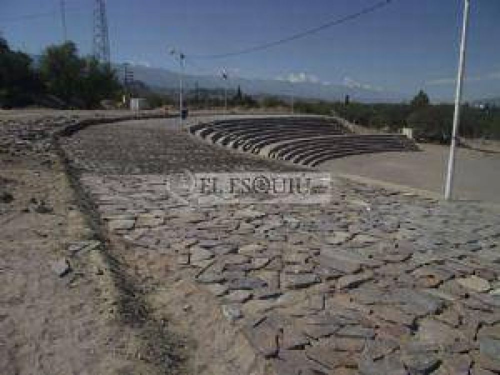 Contin�an los trabajos en el Anfiteatro Municipal