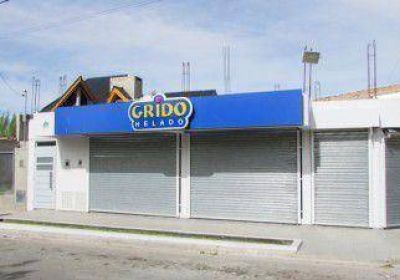 Menores armados robaron una helader�a en Plaza Huincul 