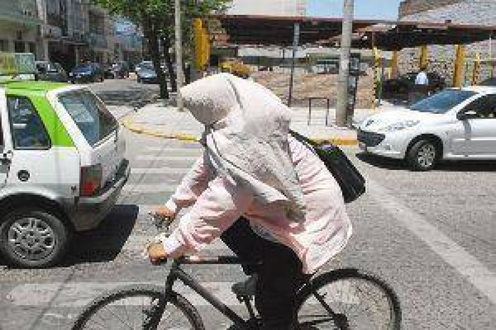 Santiago volvi� a tener temperaturas infernales con 48� de sensaci�n t�rmica