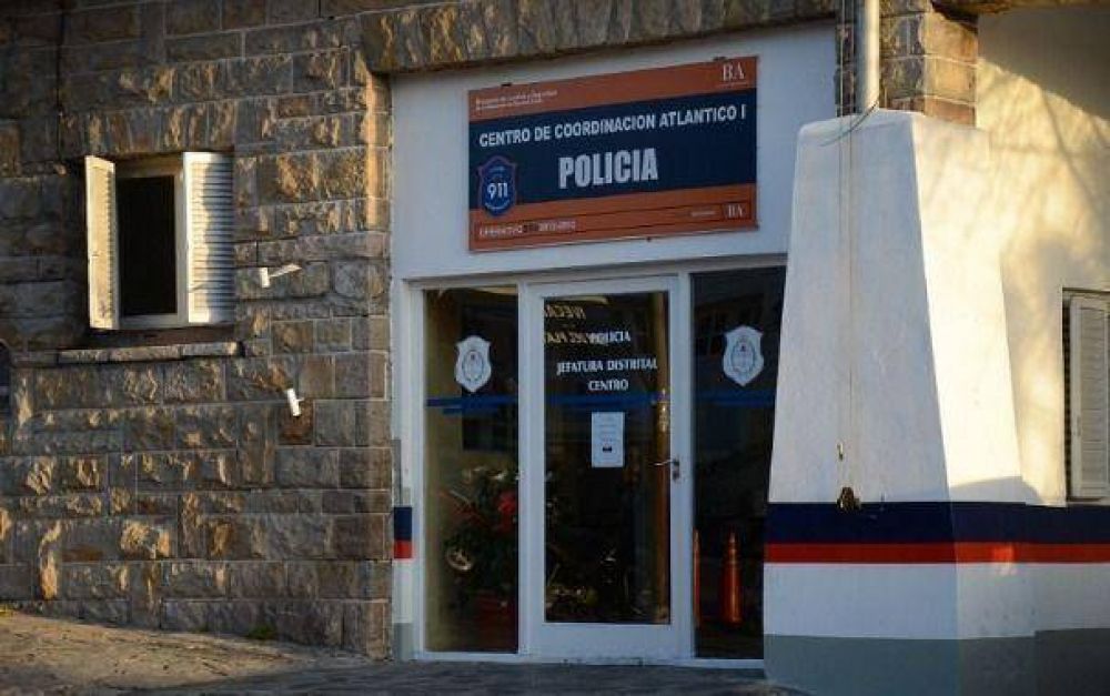Sujetos armados saltaron la reja y asaltaron a una familia