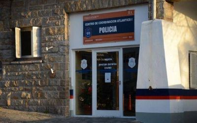 Sujetos armados saltaron la reja y asaltaron a una familia