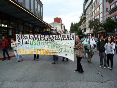 Nueva marcha en contra de la megaminer�a con uso de cianuro