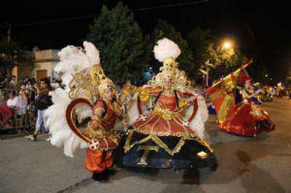 Lincoln brilla con el carnaval artesanal
