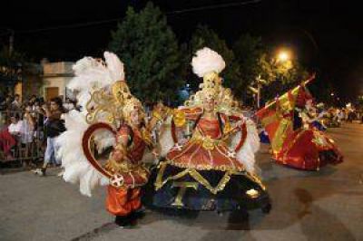 Lincoln brilla con el carnaval artesanal