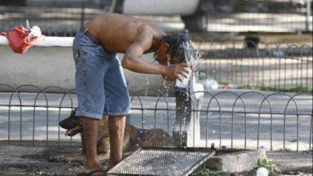 El calor no da tregua en Tucum�n y al igual que ayer la t�rmica llegar� casi a 50�