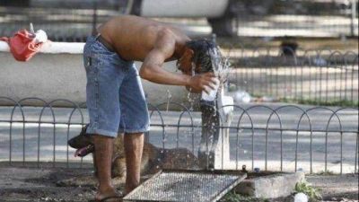 El calor no da tregua en Tucum�n y al igual que ayer la t�rmica llegar� casi a 50�