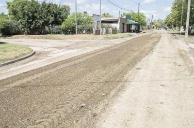 El Gobierno Municipal contin�a en Villa Piazza con el programa de mejorado de calles