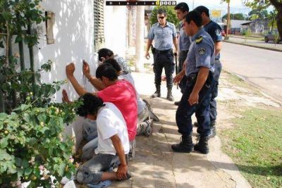 Asaltaron a un hombre en la Costanera y los detuvieron en el r�o